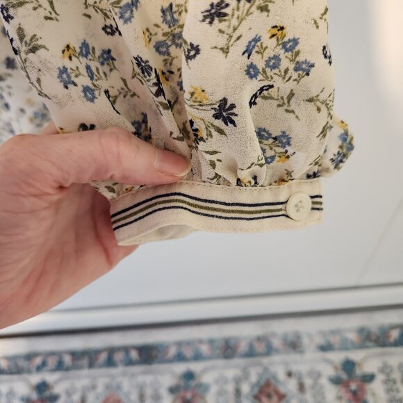 MAX STUDIO Women's Floral Print Blouse ruffle details on back & sleeve Medium - Picture 3 of 9